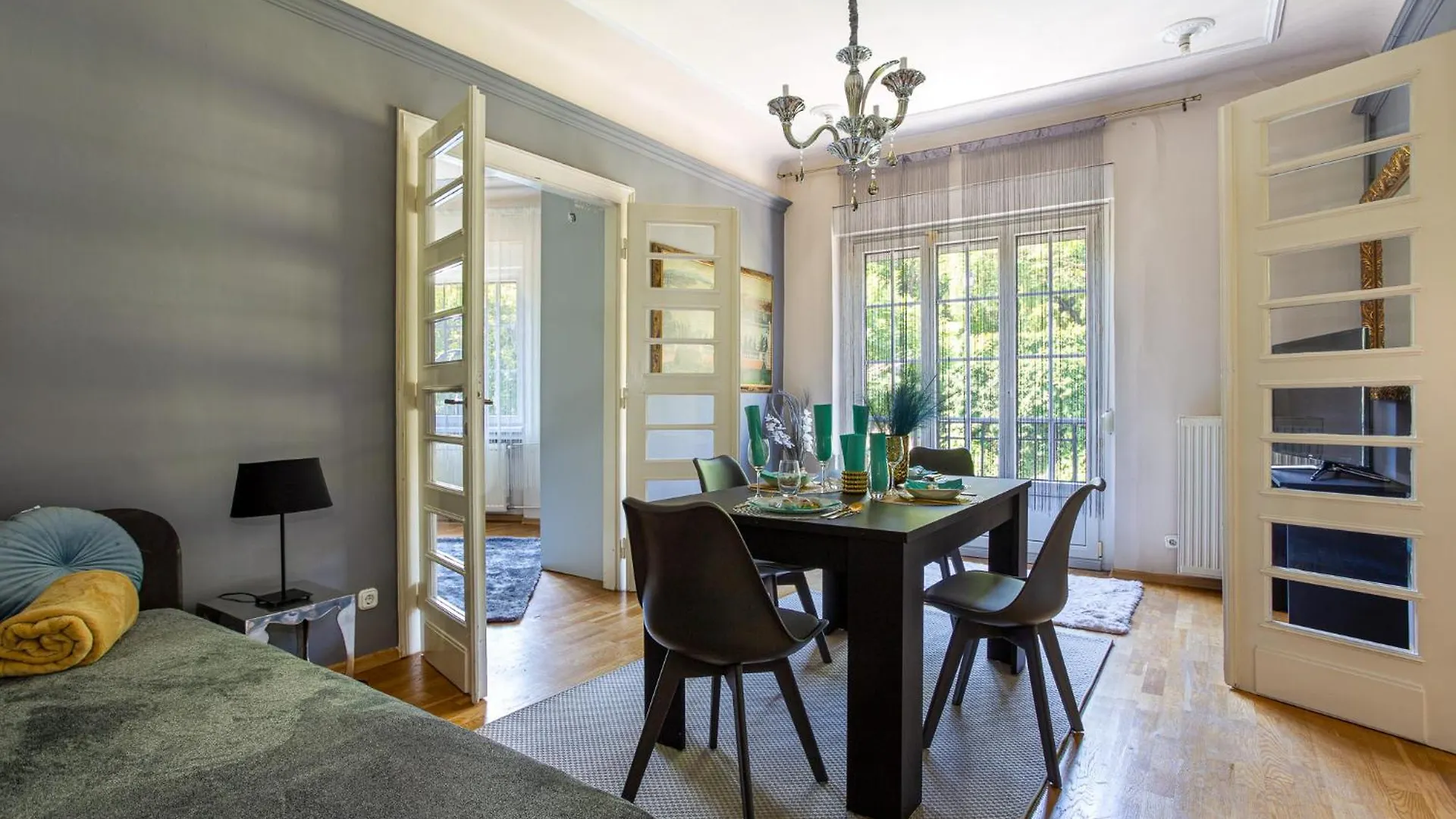 Serpentine Apartments At Buda Castle Budapest