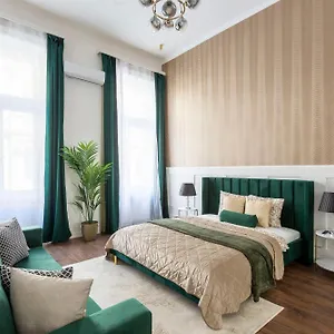 Apartment Luxurious Prestige Next To The New York Cafe, Budapest