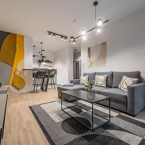 Apartment With Balcony @ Downtown, Budapest